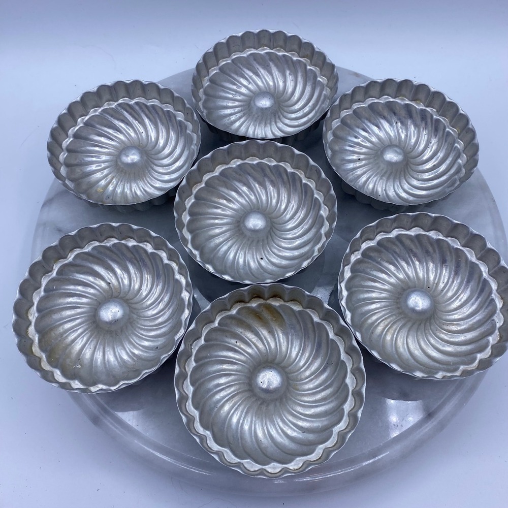 Unbranded Unisex 4in Mini Bundt Cake Pans Silver Fluted Swirl Aluminum Set of 7